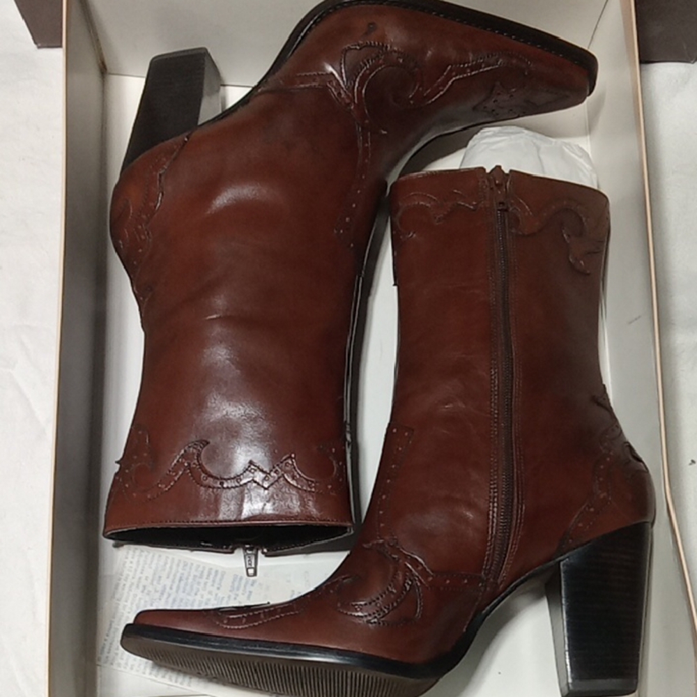 Antonio Melani Embroidered Brown Womens Calf High Boots In Size 10